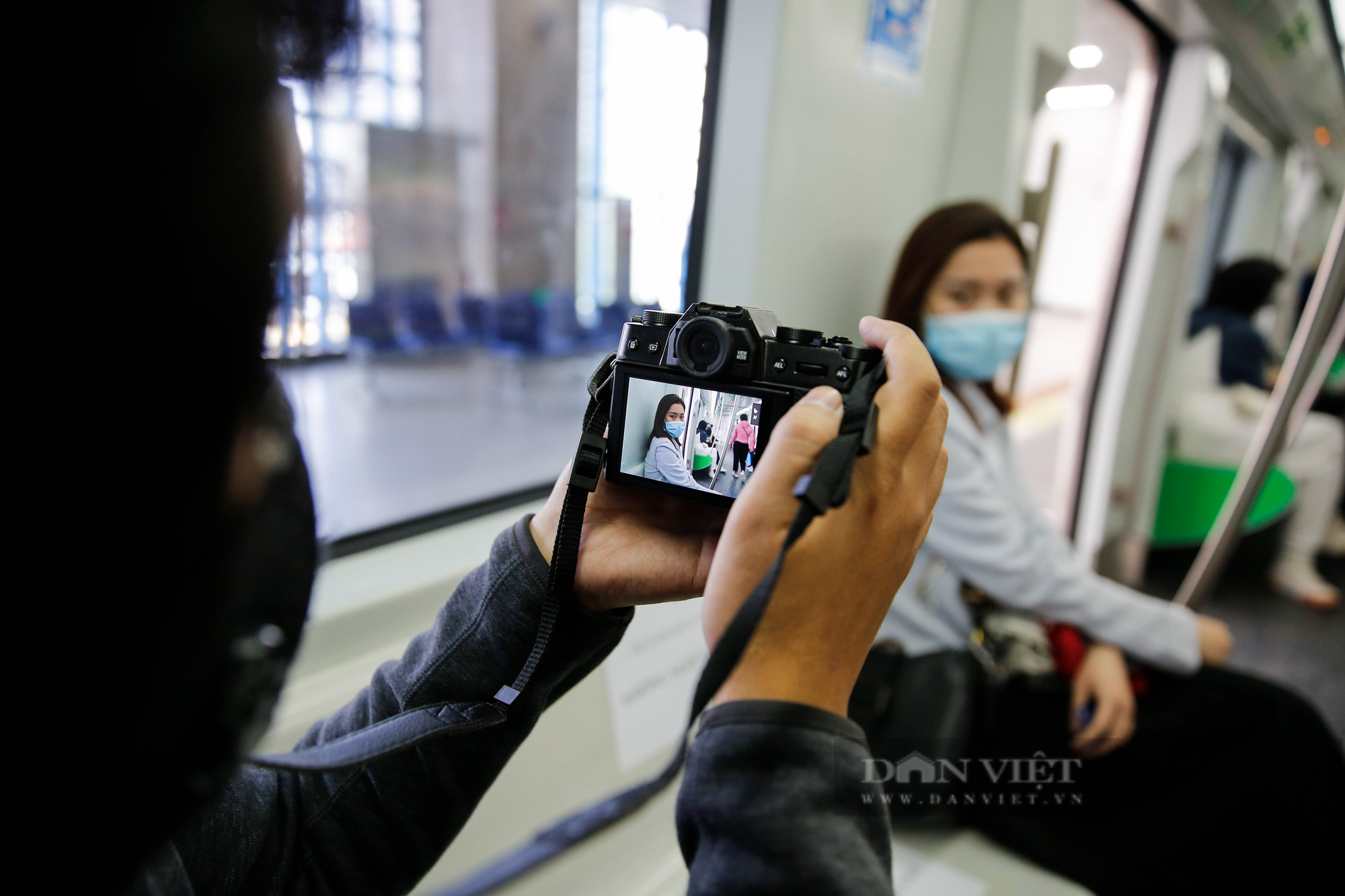 Ga tàu Cát Linh - Hà Đông bất ngờ vắng vẻ, giới trẻ Hà Nội rủ nhau đến chụp ảnh check-in  - Ảnh 9.