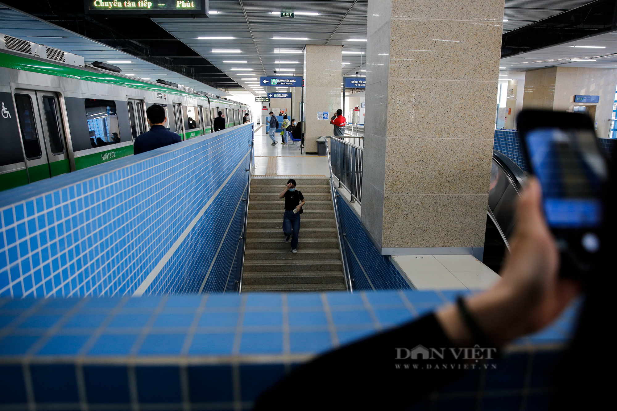 Ga tàu Cát Linh - Hà Đông bất ngờ vắng vẻ, giới trẻ Hà Nội rủ nhau đến chụp ảnh check-in  - Ảnh 11.