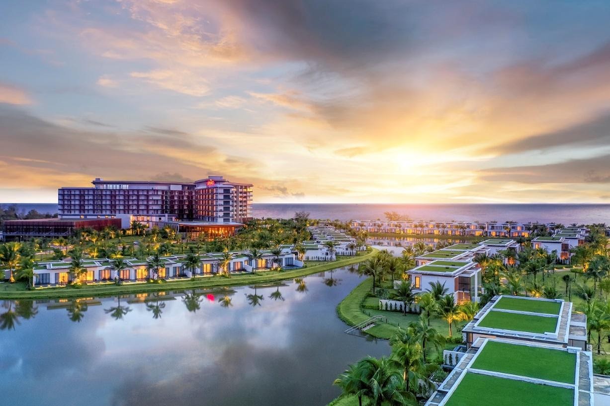 Mövenpick Resort Waverly Phú Quốc được vinh danh là “Khu nghỉ dưỡng biển đảo tốt nhất châu Á” - Ảnh 1.