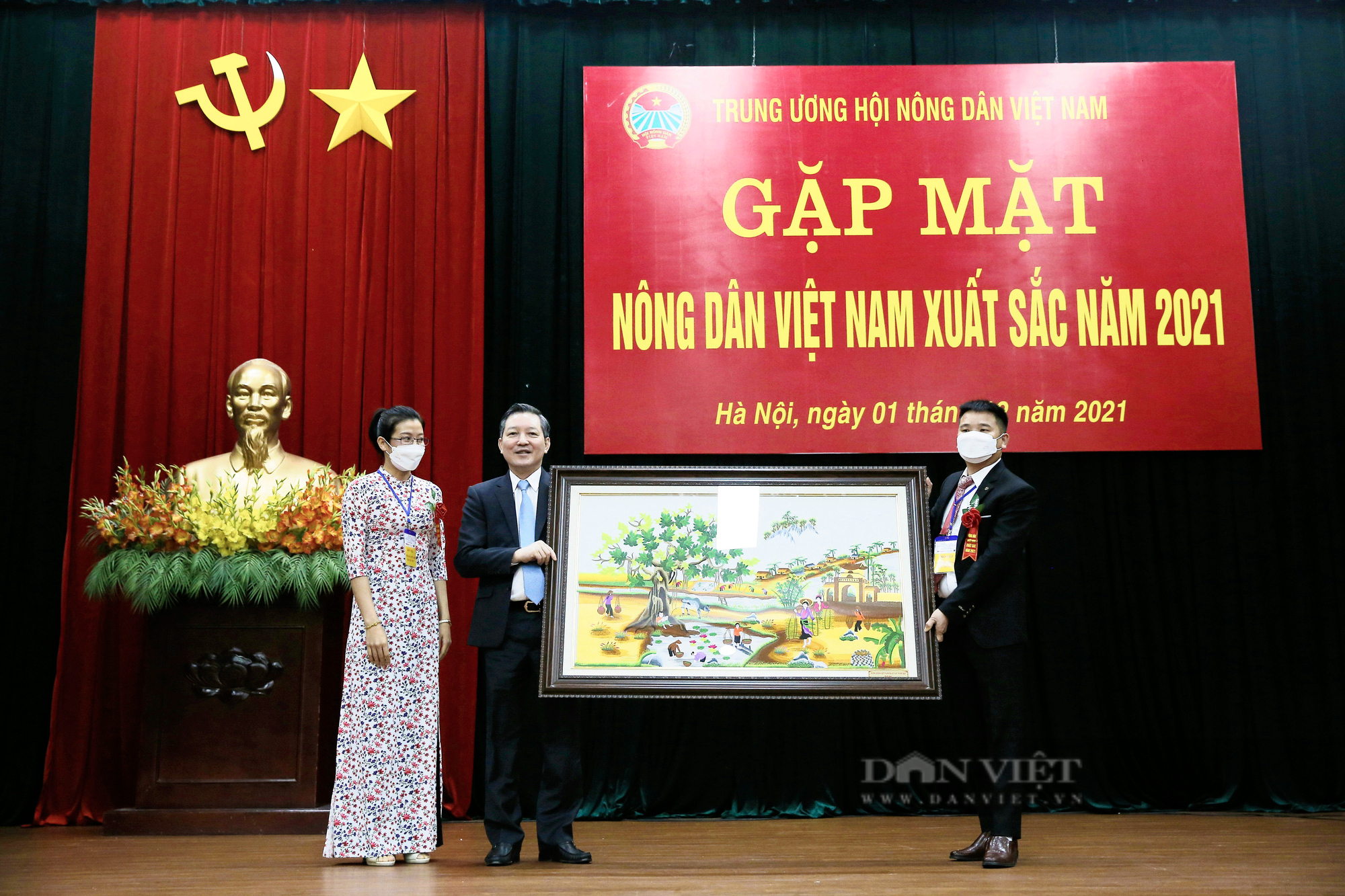 Ảnh: Thường trực Trung ương Hội Nông dân Việt Nam gặp mặt nông dân xuất sắc năm 2021 - Ảnh 11.
