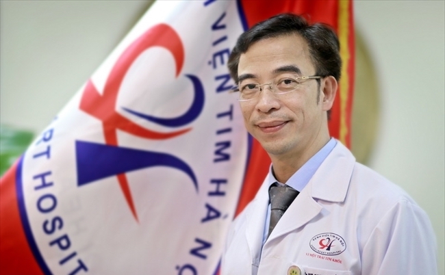 Vì sao ông Nguyễn Quang Tuấn - nguyên Giám đốc Bệnh viện Bạch Mai bị bắt? - Ảnh 2.