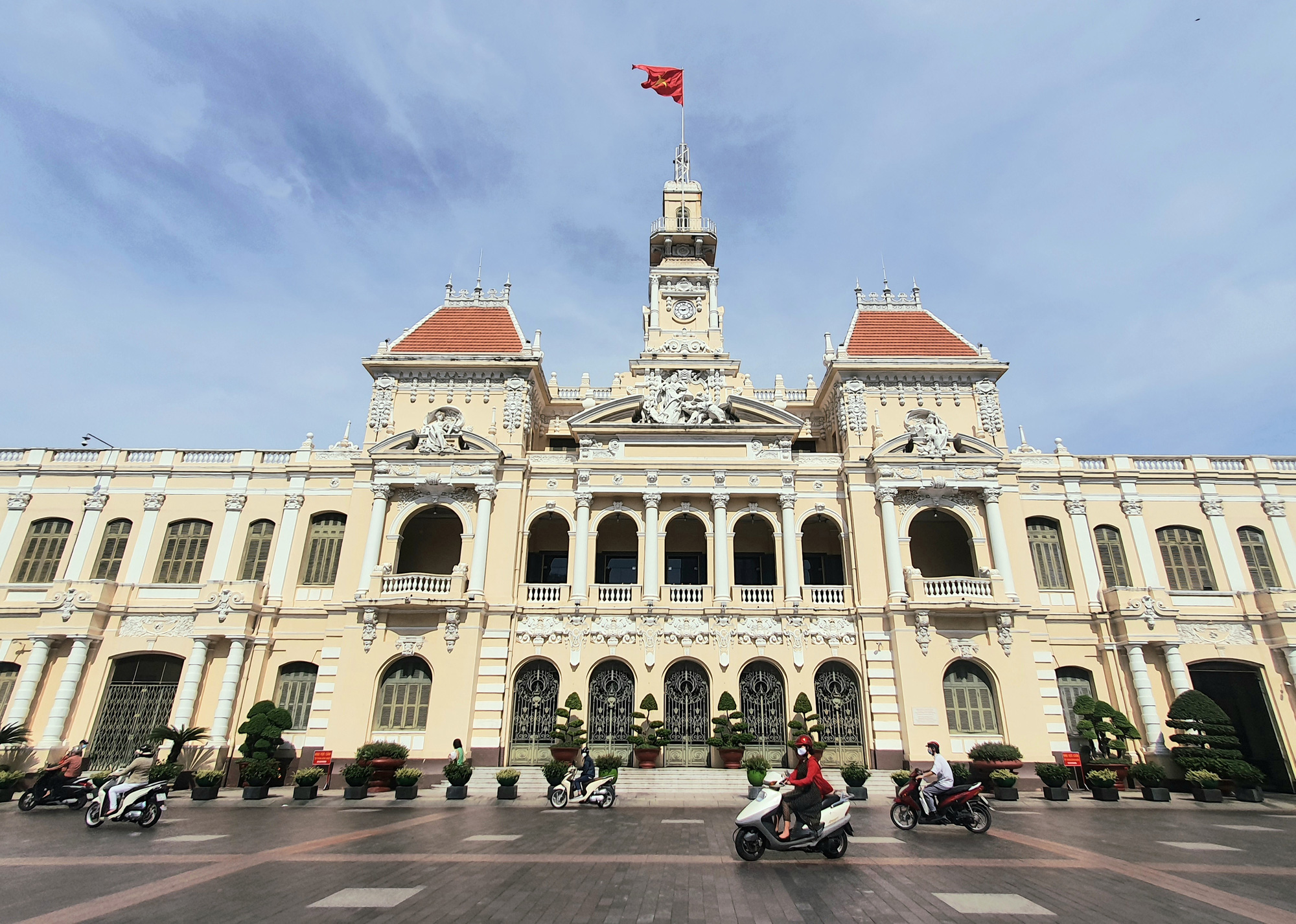Kinh tế Việt Nam năm 2022 sẽ phục hồi mạnh mẽ - Ảnh 2.