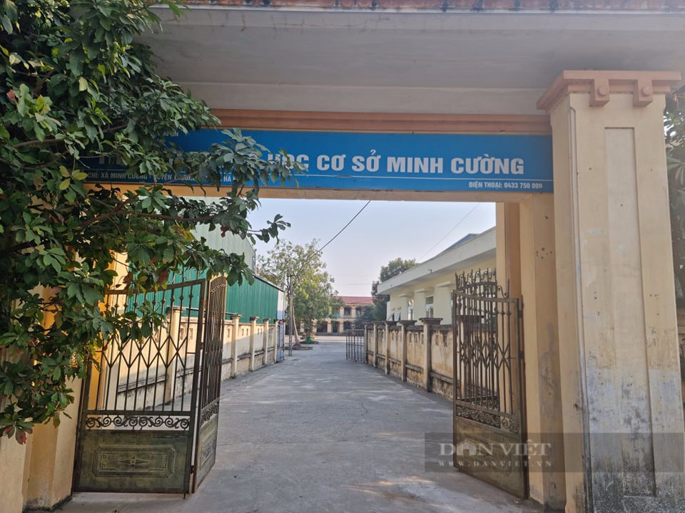 Nam sinh lớp 9 nhiễm Covid-19, một trường ở Hà Nội tạm dừng học trực tiếp - Ảnh 1.