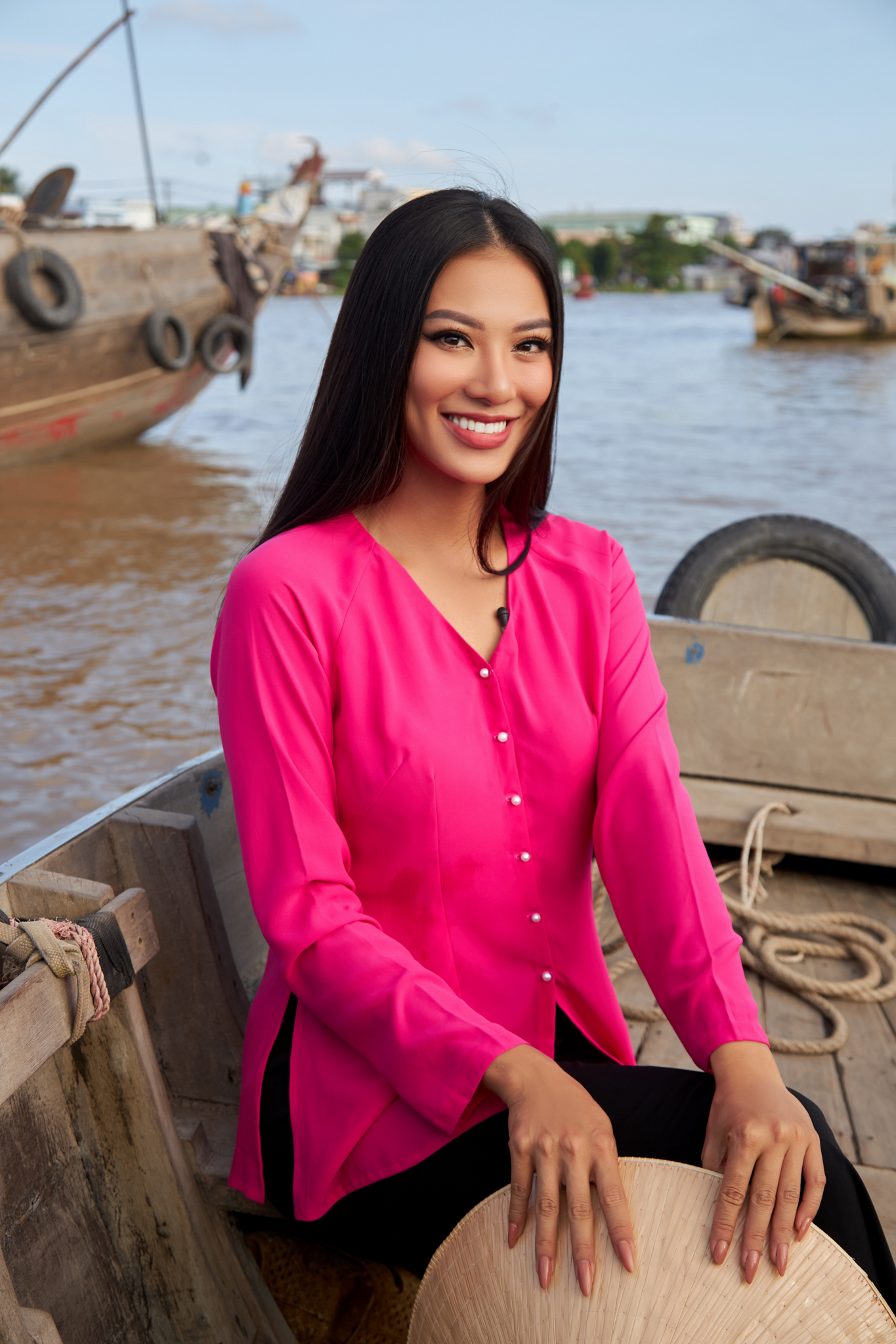 Á hậu Kim Duyên nhận &quot;bão&quot; lời chúc từ loạt mỹ nhân Việt trước bán kết Miss Universe 2021 - Ảnh 2.