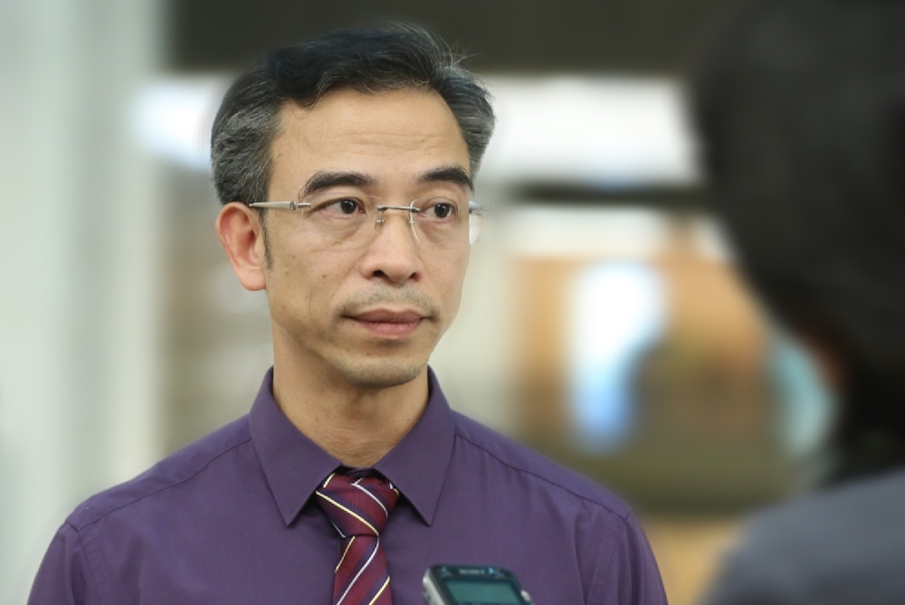 Bắt tạm giam nguyên giám đốc Bệnh viện Bạch Mai Nguyễn Quang Tuấn  - Ảnh 1.