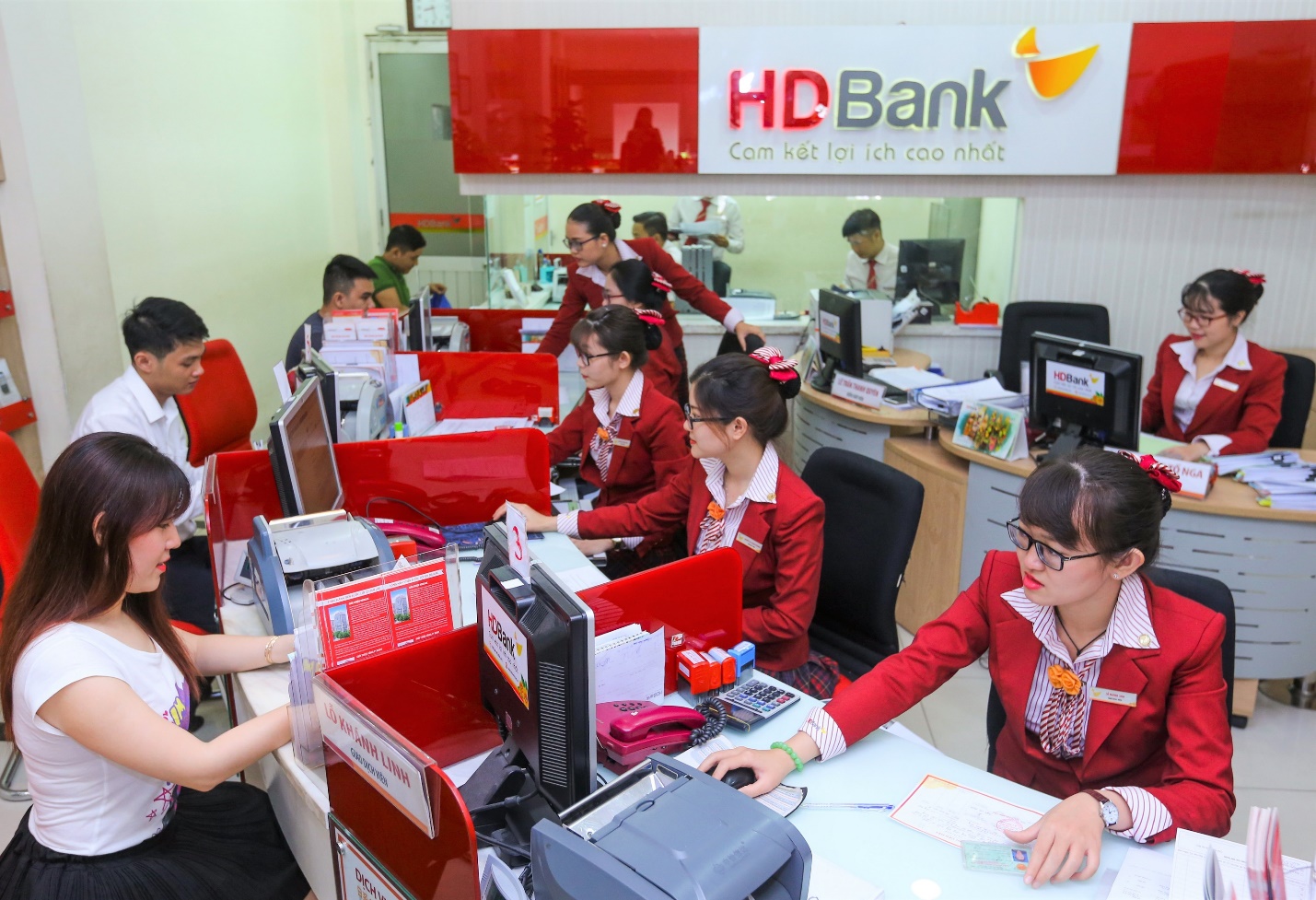 Hơn 10 triệu khách hàng của HDBank được trải nghiệm các sản phẩm bảo hiểm uy tín đến từ FWD Việt Nam - Ảnh 1.