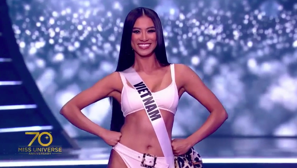 Bán kết Miss Universe 2021: Kim Duyên diện váy xuyên thấu sau phần trình diễn bikini nóng bỏng - Ảnh 6.