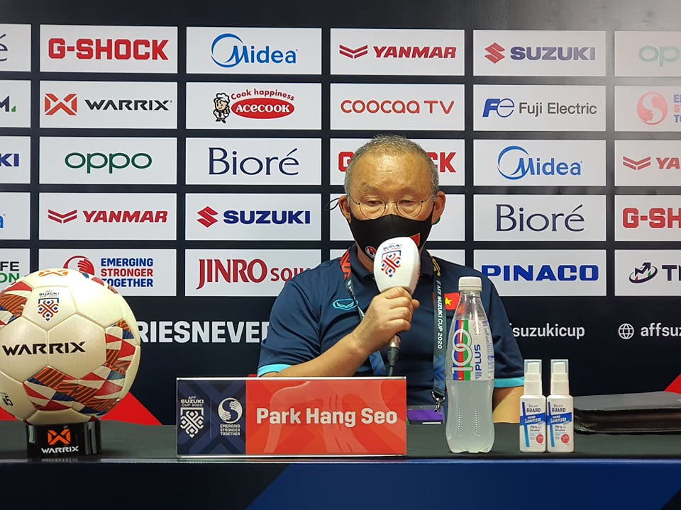 HLV Park Hang-seo giải thích lý do tin dùng thủ môn Nguyên Mạnh - Ảnh 1.