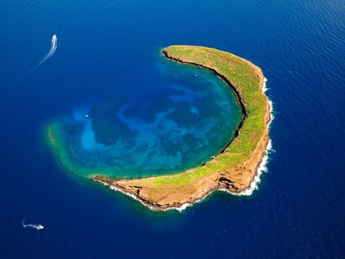 Những hòn đảo có hình dạng độc đáo nhất thế giới  - Ảnh 4.
