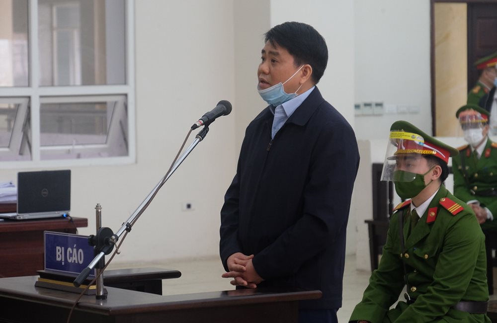 Vụ mua Redoxy 3C: Ông Nguyễn Đức Chung lĩnh 8 năm tù, phải bồi thường 25 tỷ đồng - Ảnh 1.
