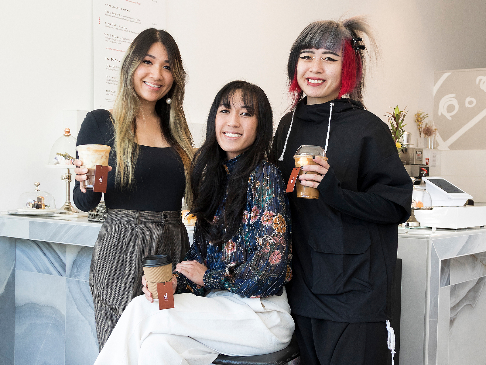 Tí Cafe - Gặp gỡ ba chị em đằng sau quán cà phê Việt Nam đầu tiên tại Colorado - Ảnh 2.
