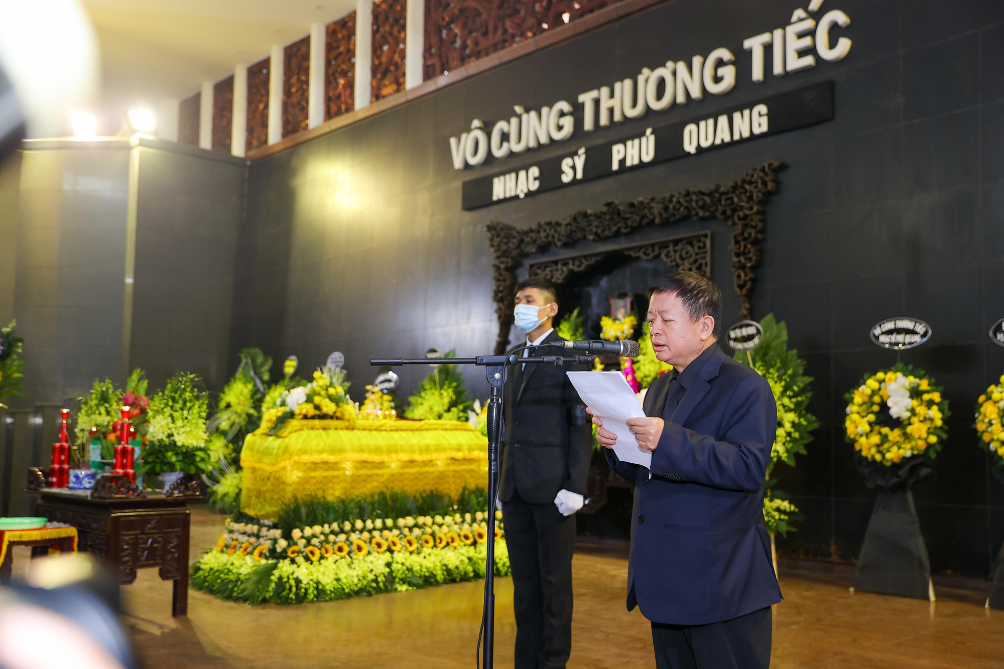 Con trai NS Phú Quang: &quot;Trong hơn một năm qua, bố đã đau đớn đủ rồi...&quot; - Ảnh 1.