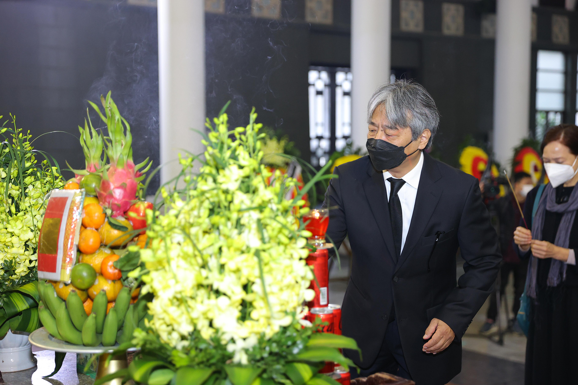 Lễ tang nhạc sĩ Phú Quang: Vợ và các con ôm quan tài khóc nức nở - Ảnh 18.