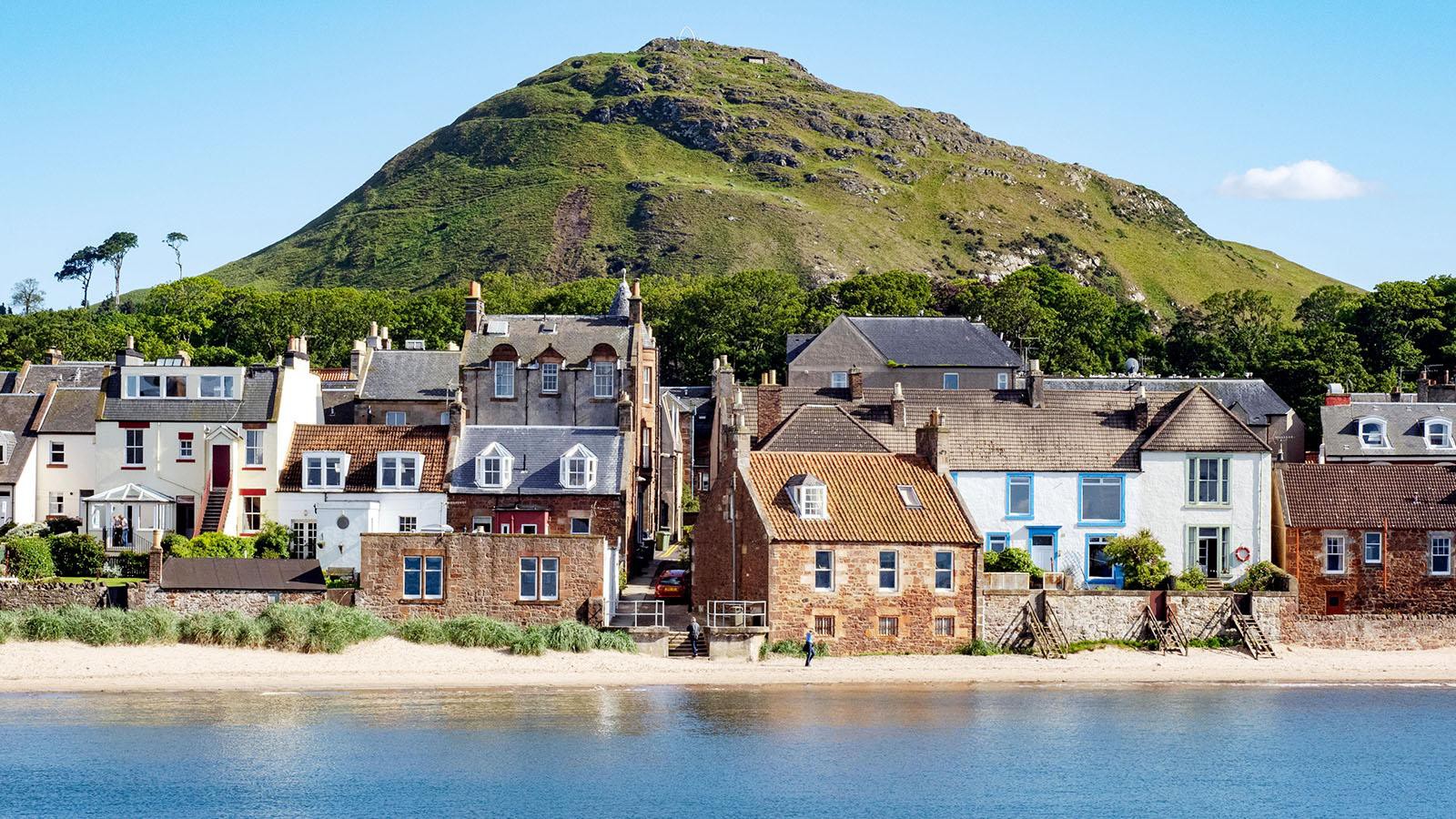10 thị trấn đẹp nhất nước Anh - Ảnh 7.