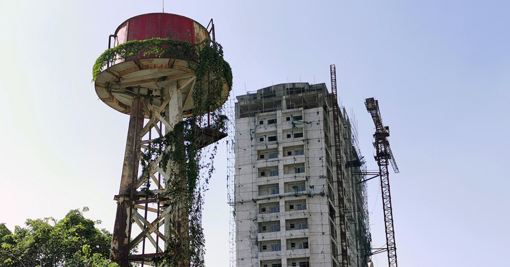 Read more about the article Cận cảnh dự án cao ốc 16 tầng bỏ hoang khiến người dân sống bất an giữa lòng Hà Nội