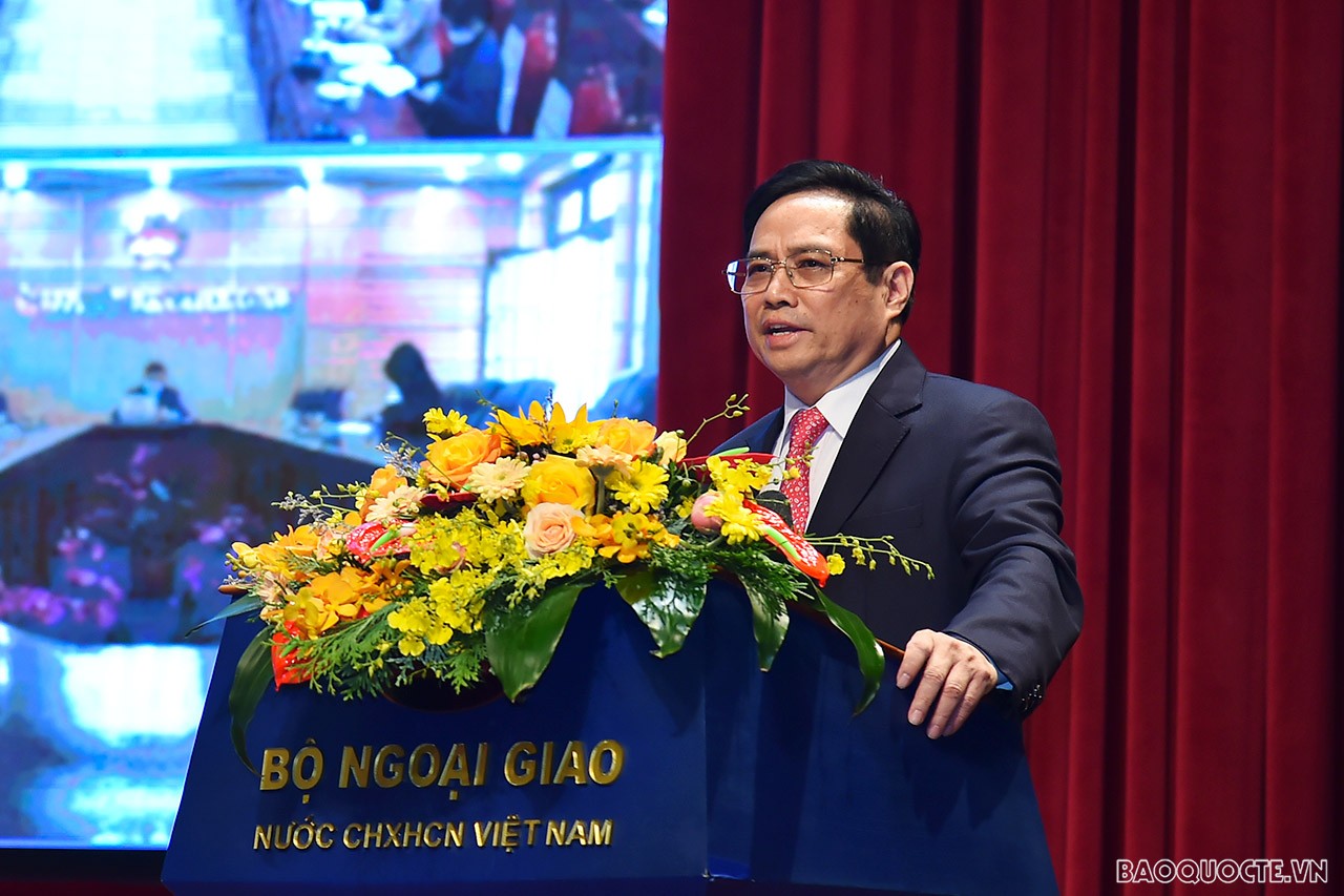 Thủ tướng Phạm Minh Chính: Chúng ta có vaccine, chống dịch tốt, phải tự tin mở cửa - Ảnh 1.