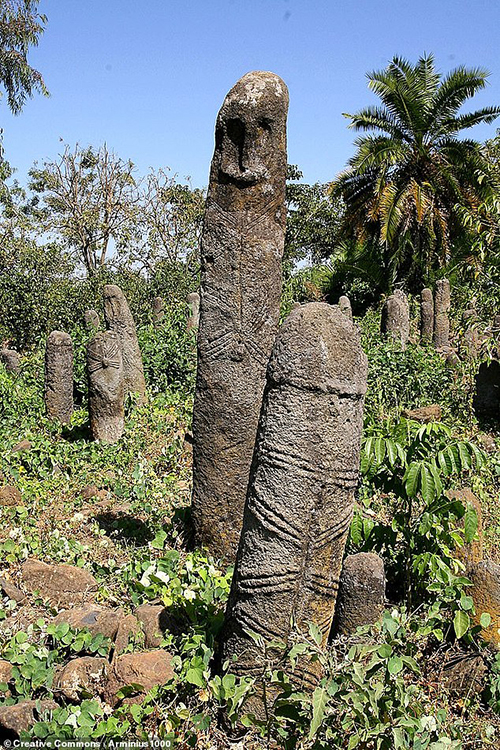 Giải mã những bí ẩn của hàng chục nghìn khối đá Phallic hình “của quý” tại Ethiopia - Ảnh 2.