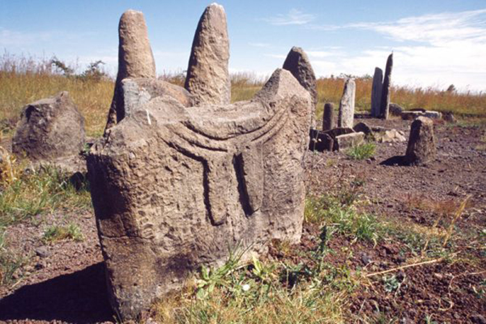 Giải mã những bí ẩn của hàng chục nghìn khối đá Phallic hình “của quý” tại Ethiopia - Ảnh 5.