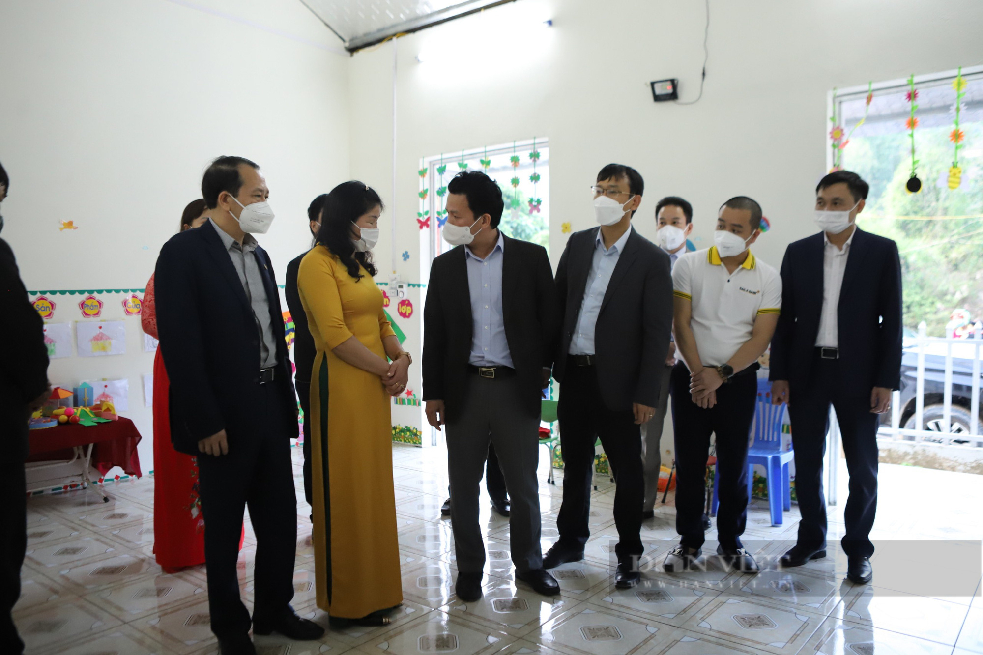 Báo NTNN/Dân Việt và nhà tài trợ trao tặng điểm trường tại Hà Giang: Mang đông ấm về với học sinh, người dân vùng cao - Ảnh 12.