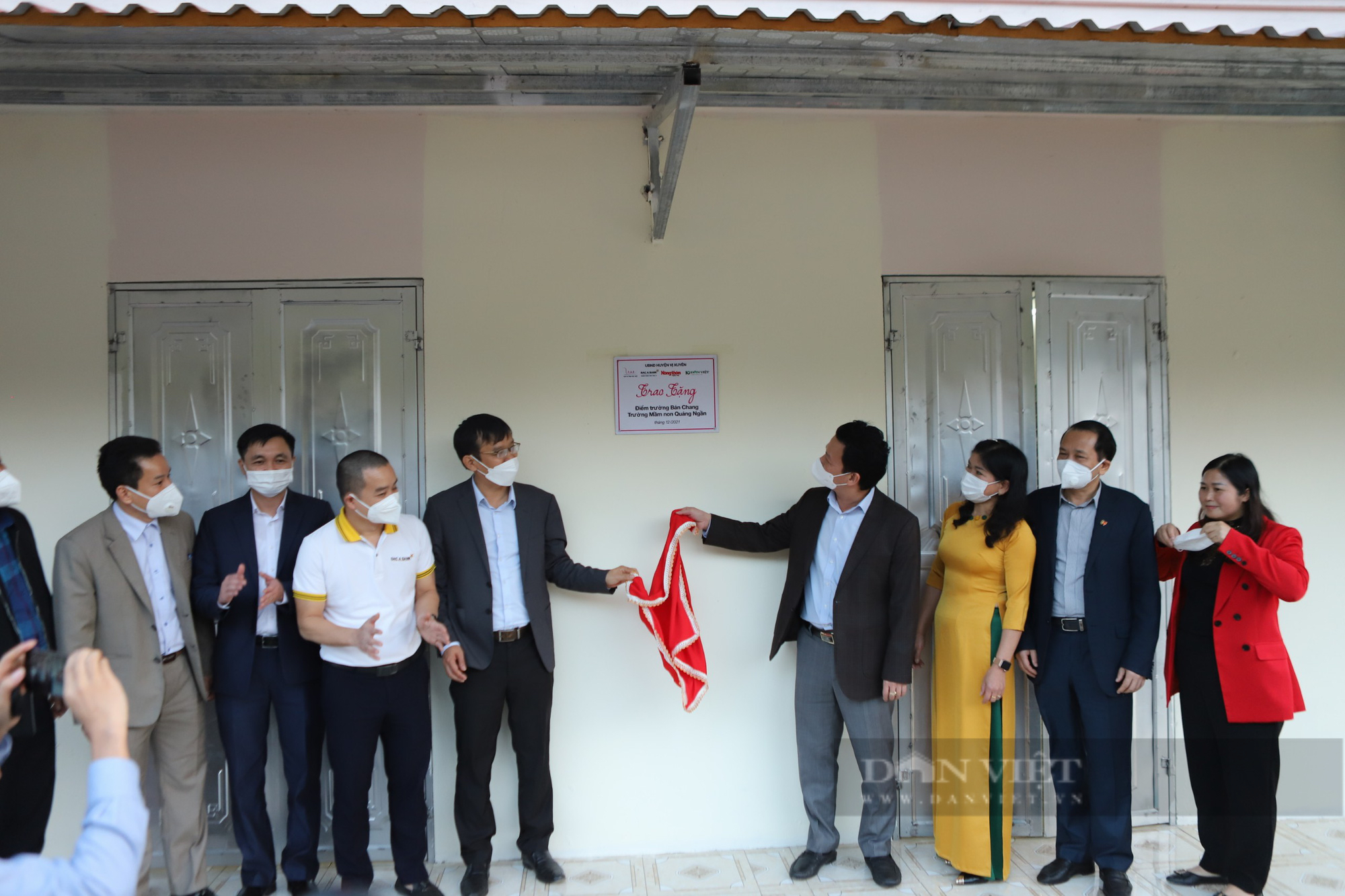 Báo NTNN/Dân Việt và nhà tài trợ trao tặng điểm trường tại Hà Giang: Mang đông ấm về với học sinh, người dân vùng cao - Ảnh 10.