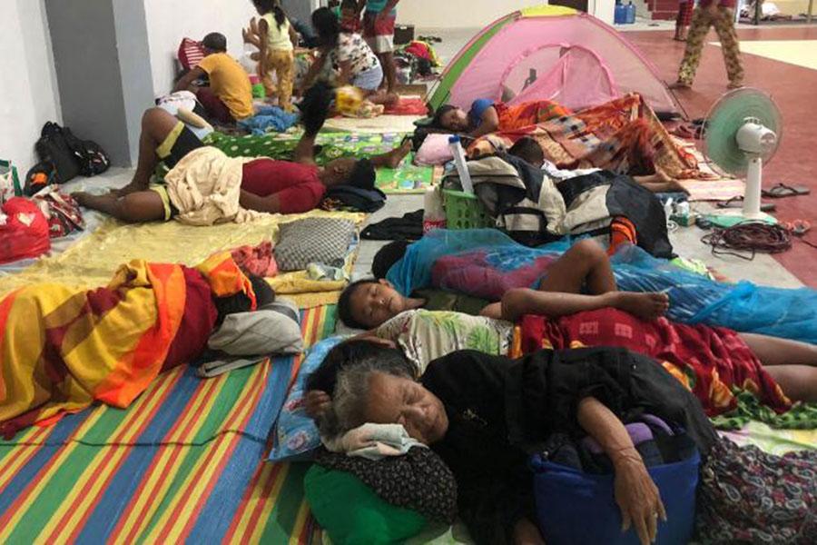 Siêu bão Rai đổ bộ Philippines, cả trăm nghìn người sơ tán - Ảnh 4.