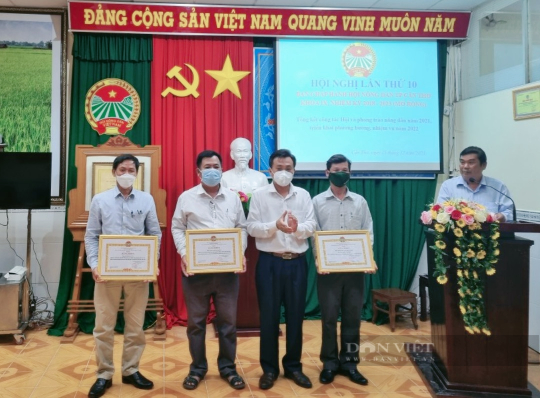 Hội Nông dân TP Cần Thơ: Tập trung hỗ trợ nông dân tiêu thụ nông sản, nhất là hoa kiểng Tết - Ảnh 2.