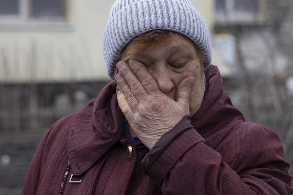 Dân làng Ukraine bồn chồn lo sợ một cuộc chiến tranh lớn nổ ra  - Ảnh 1.