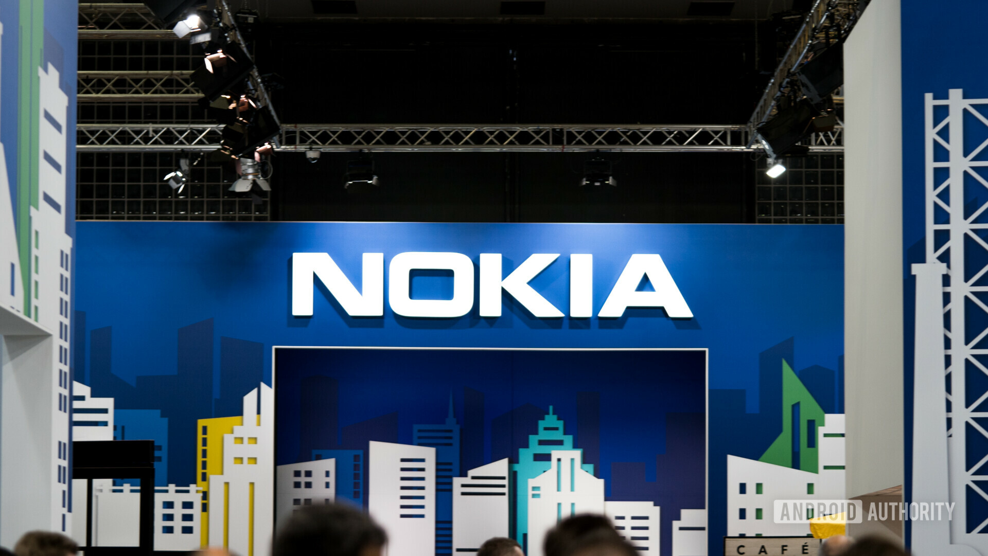 Cựu giám đốc điều hành của Nokia đã phủ nhận việc được Microsoft đưa vào Nokia trước khi mua lại công ty này. Ảnh: @AFP.