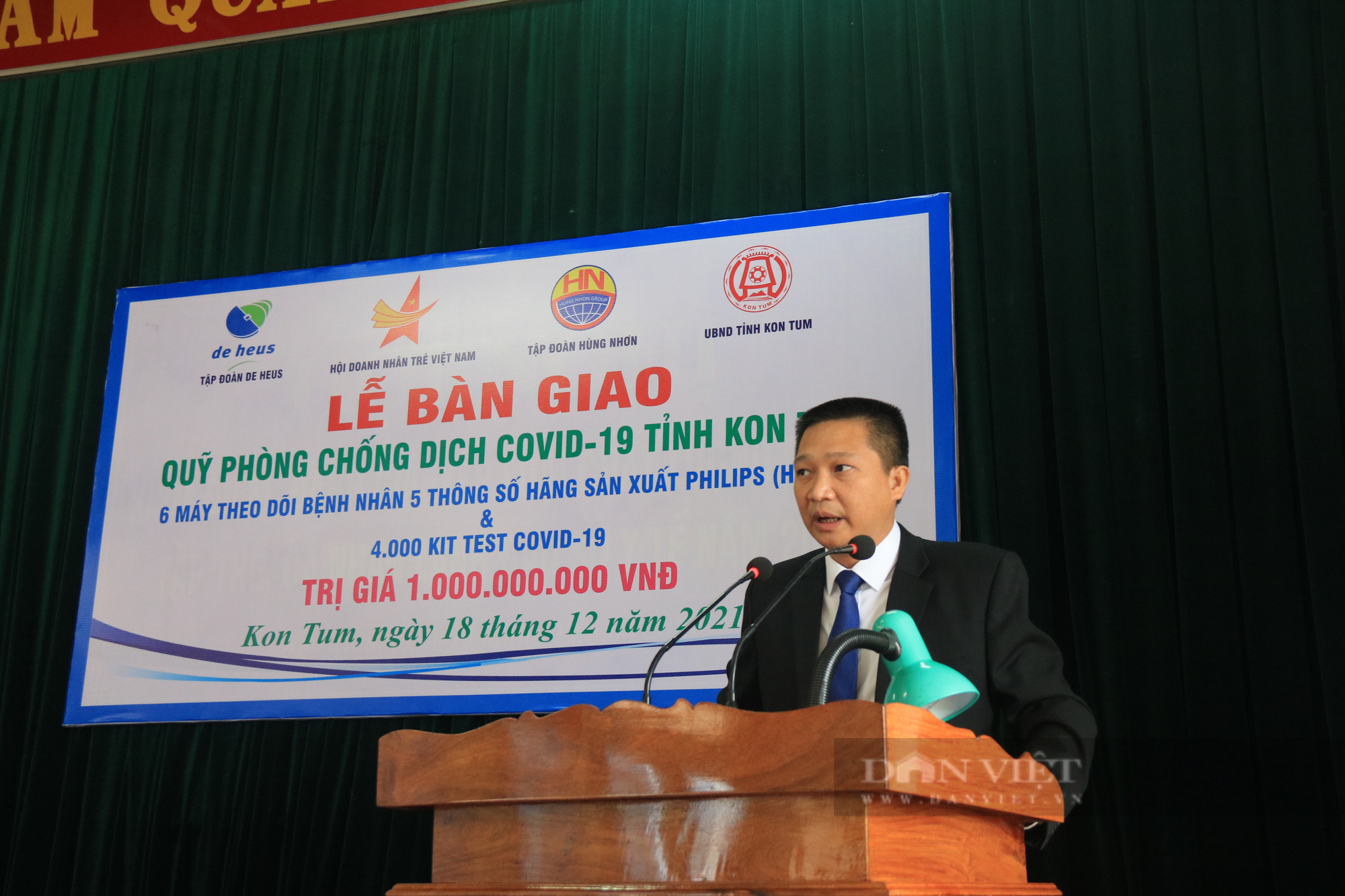 Tập đoàn Hùng Nhơn và De Heus trao tặng thiết bị y tế phòng chống dịch Covid-19 tại tỉnh Kon Tum - Ảnh 4.