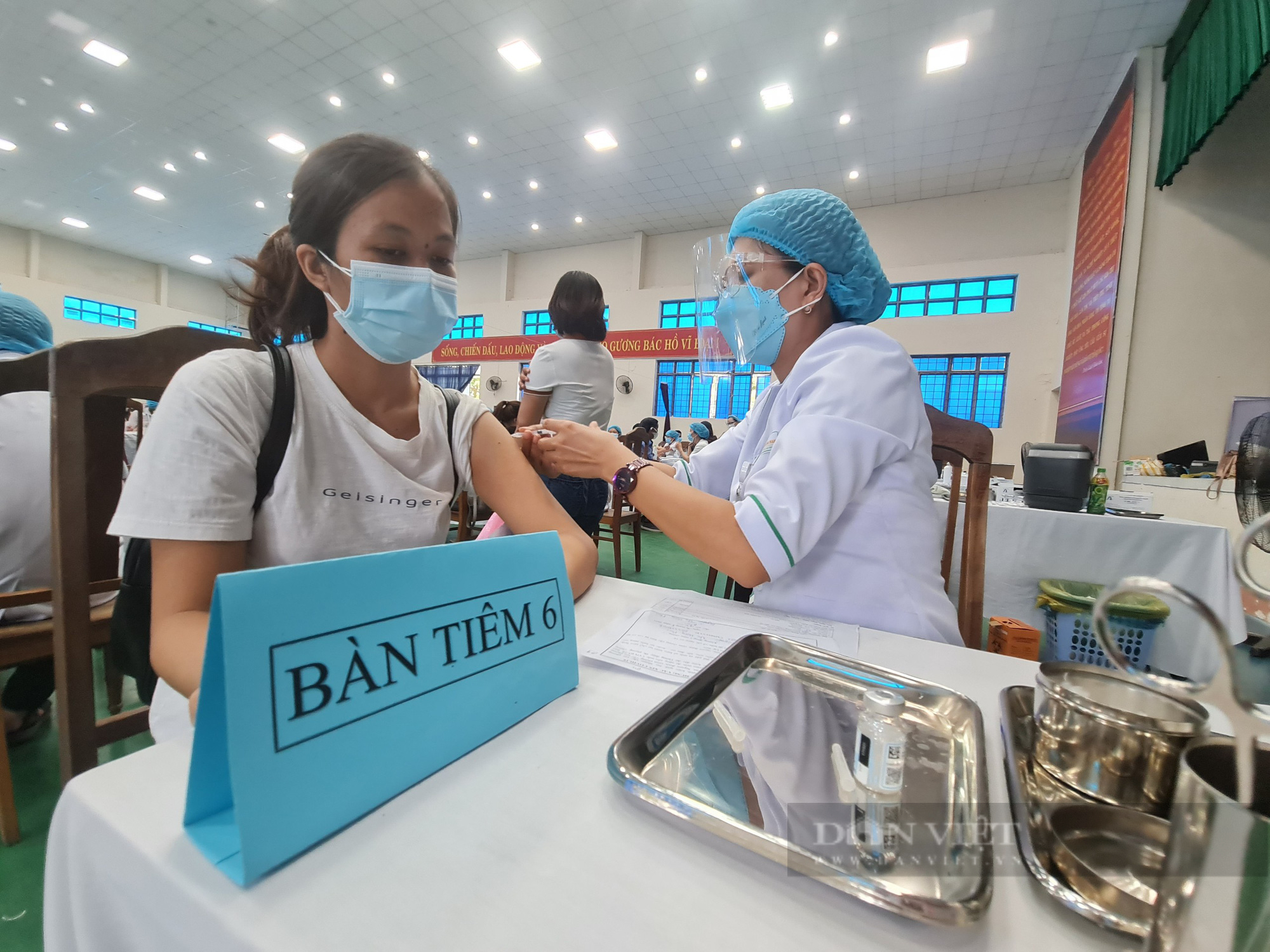 học sinh tử vong sau tiêm vắc xin ở Quảng Nam