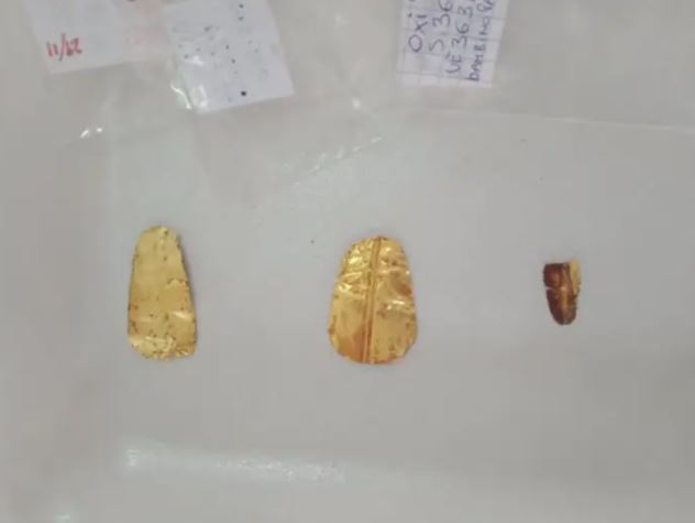 Tìm thấy xác ướp có lưỡi bằng vàng bên trong ngôi mộ 2.500 năm tuổi ở Ai Cập - Ảnh 2.