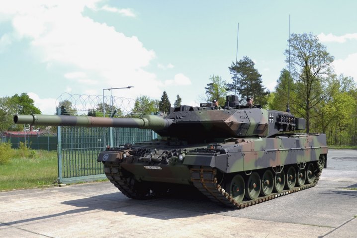 Bật mí 5 siêu tăng NATO sẽ đưa ra tiền tuyến nếu xung đột với Nga nổ ra - Ảnh 2.