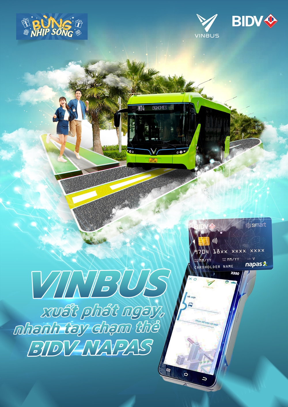 Người dân Thủ đô mua vé xe buýt điện bằng thẻ BIDV NAPAS - Ảnh 1.