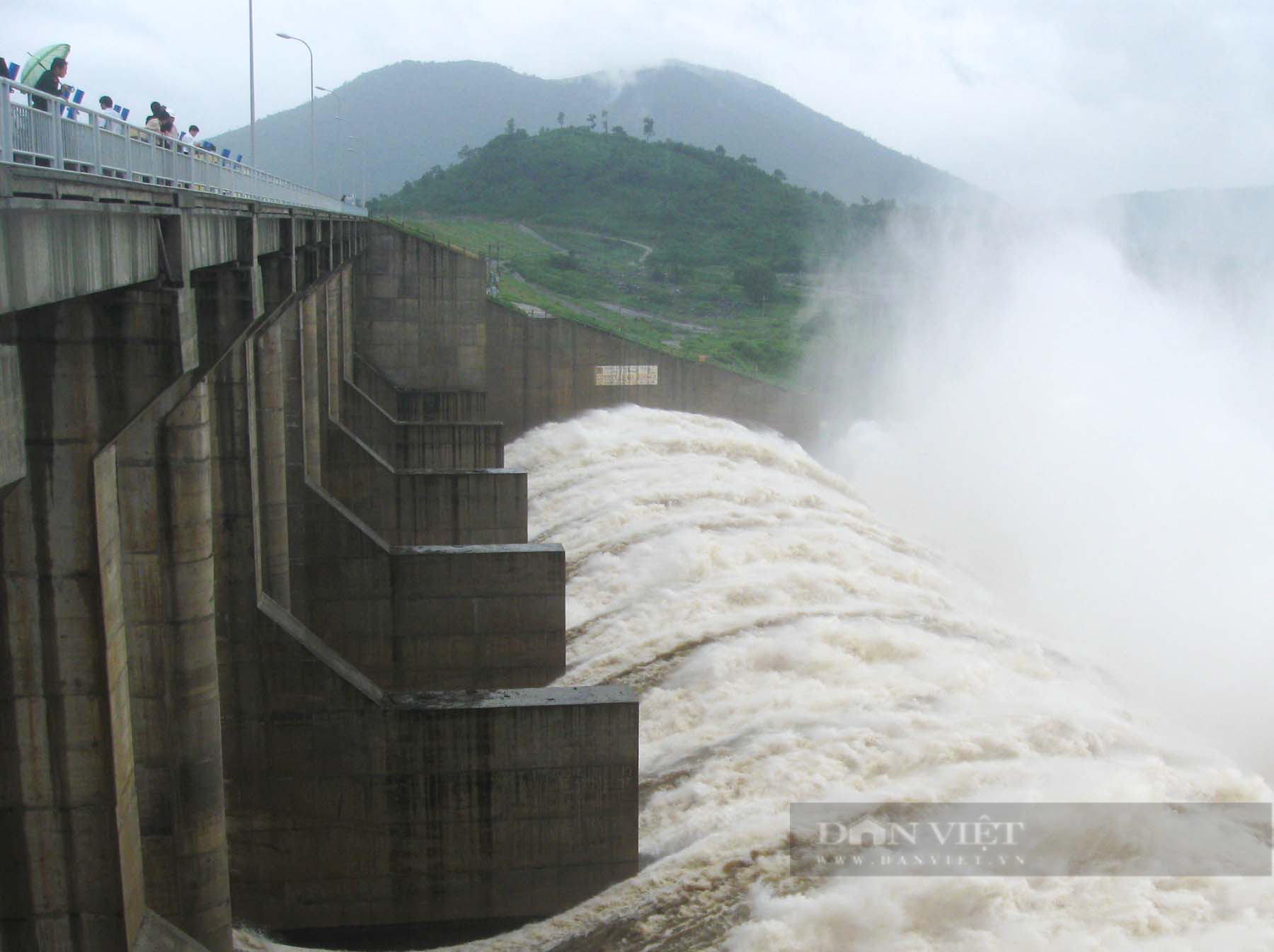 Phú Yên kiến nghị rà soát lại quy trình vận hành thủy điện trên sông Ba - Ảnh 2.