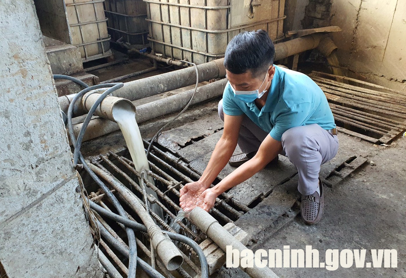 Doanh nghiệp CCN Phú Lâm từng bước khắc phục ô nhiễm môi trường - Ảnh 2.