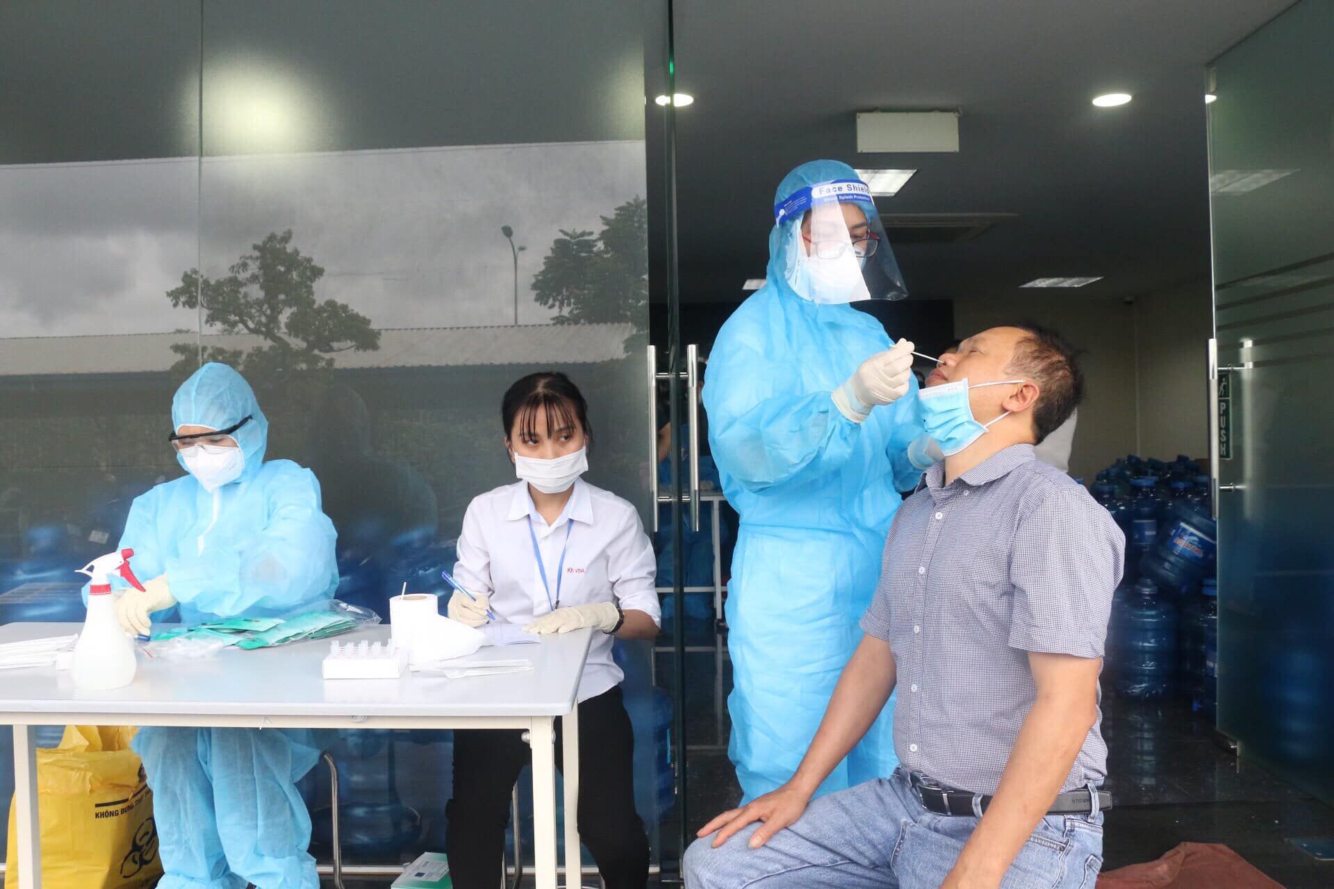 CDC Thanh Hóa mua sinh phẩm, hóa chất của công ty Việt Á theo chỉ định thầu rút gọn 28,2 tỷ đồng - Ảnh 2.
