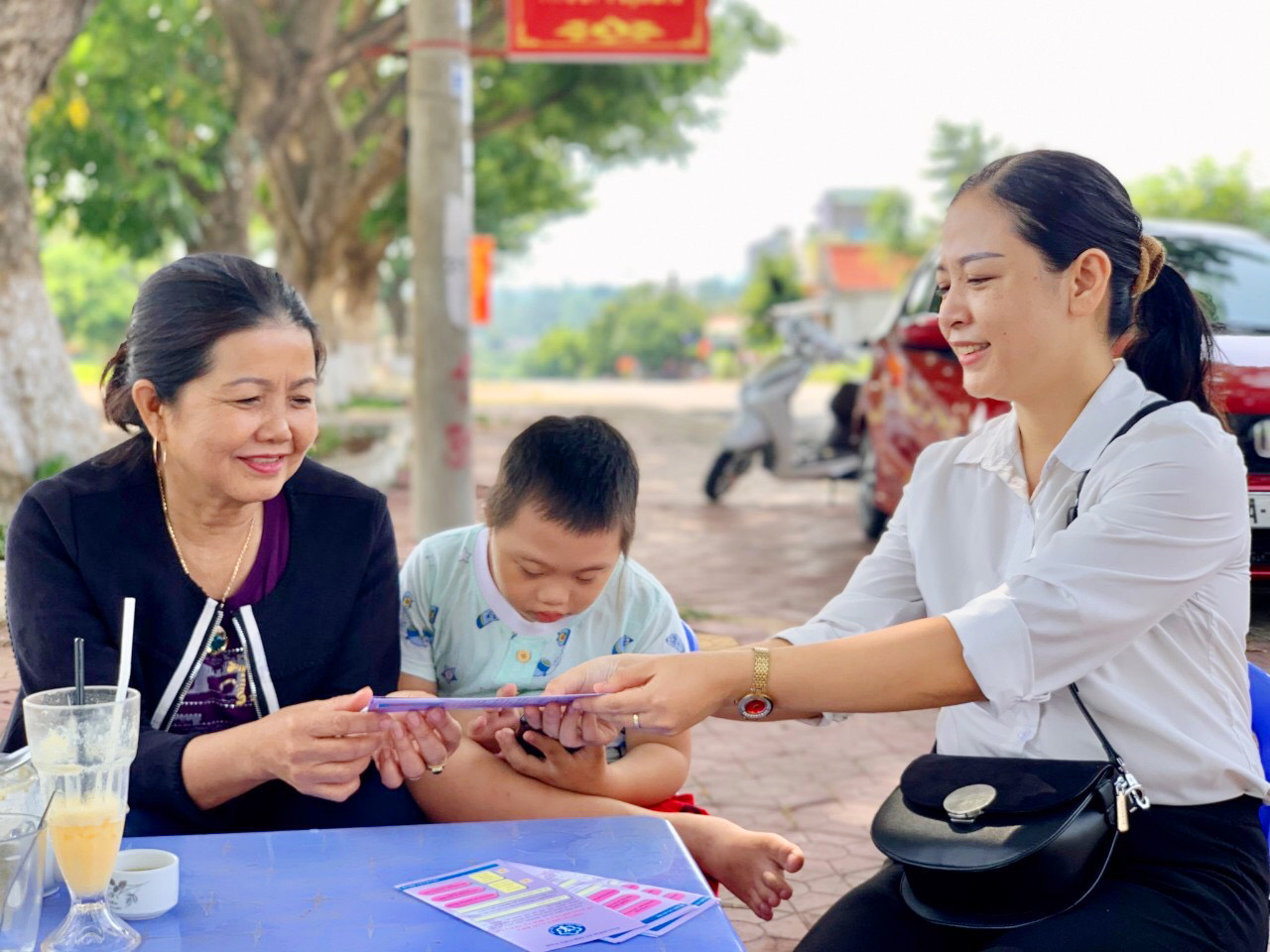 BHXH tỉnh Gia Lai: Hoàn thành mục tiêu kép, bảo đảm quyền lợi người tham gia bảo hiểm - Ảnh 2.