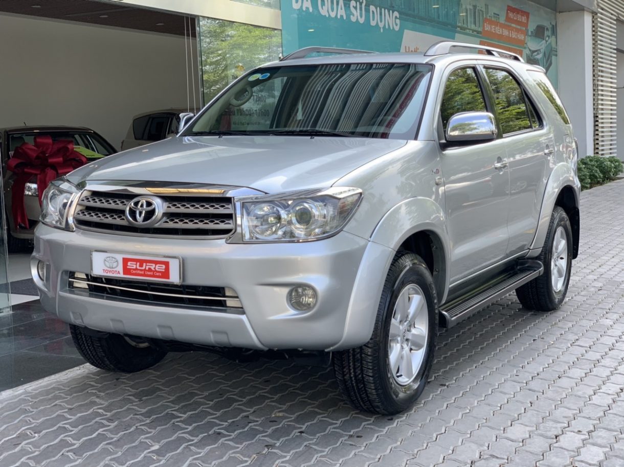 Used 2011 TOYOTA FORTUNER DVDREVCAMERA27Auto for Sale BH567060  BE  FORWARD