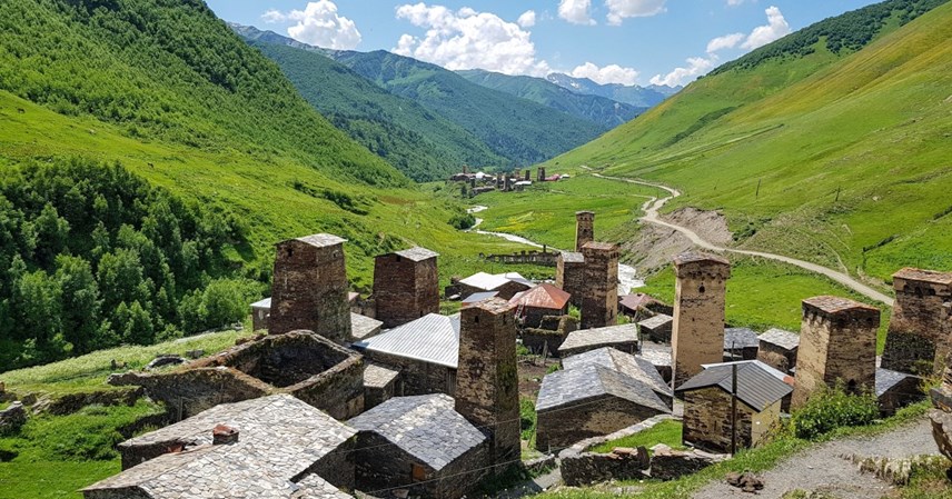 Svaneti - cửa ngõ huyền bí vùng cao nguyên Georgia cổ đại - Ảnh 2.