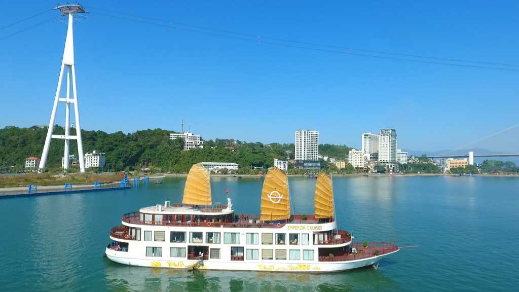 Quảng Ninh sẵn sàng đón khách du lịch quốc tế vào đầu tháng 1 năm sau - Ảnh 1.
