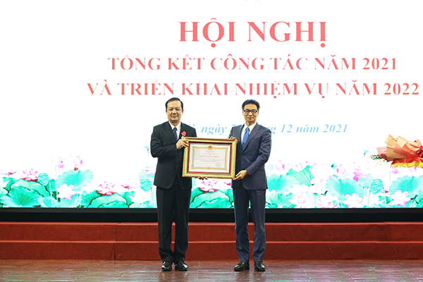 Bộ TT&TT tổ chức Hội nghị tổng kết công tác năm 2021 và triển khai nhiệm vụ năm 2022 - Ảnh 4.