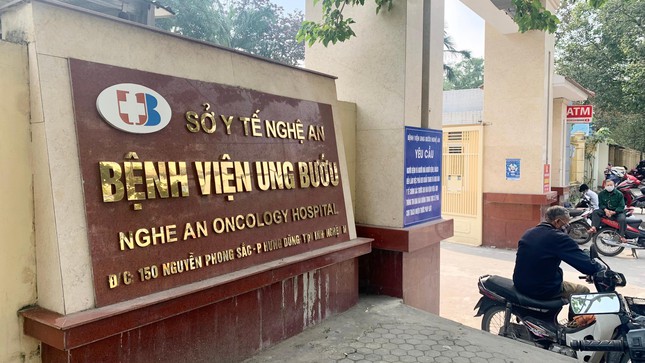 Nghệ An: Bệnh viện Ung biếu thông tin về việc hợp đồng mua chế phẩm của Công ty Việt Á   - Ảnh 1.