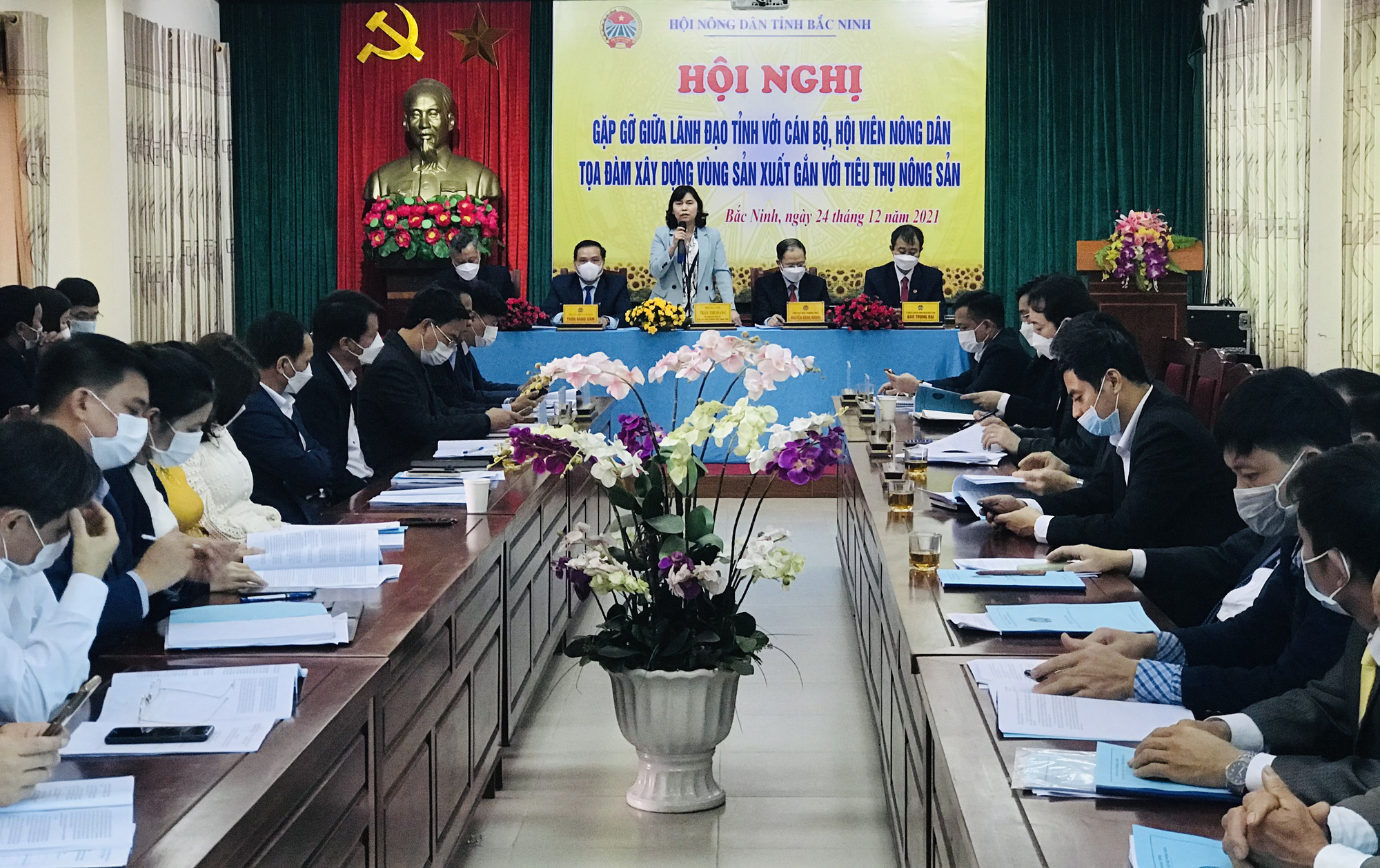 Bắc Ninh: Lãnh đạo tỉnh đối thoại, gỡ khó trong sản xuất nông nghiệp cho nông dân - Ảnh 1.