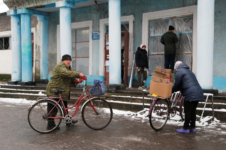 Người Ukraine lo giá khí đốt hơn nguy cơ Nga tấn công - Ảnh 1.