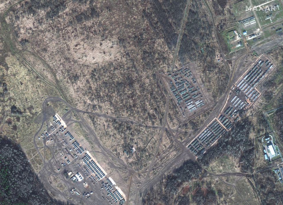 Ảnh vệ tinh tiết lộ cách Nga bố trí lực lượng ở biên giới với Ukraine - Ảnh 2.