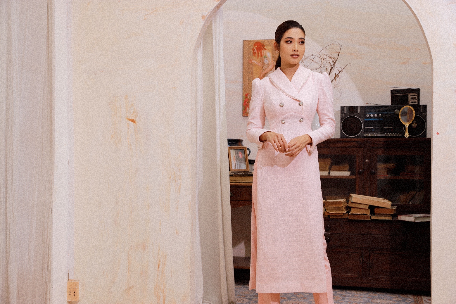 Hoa hậu Ninh Hoàng Ngân gợi ý các mẫu áo dài hiện đại đón Tết - Ảnh 4.