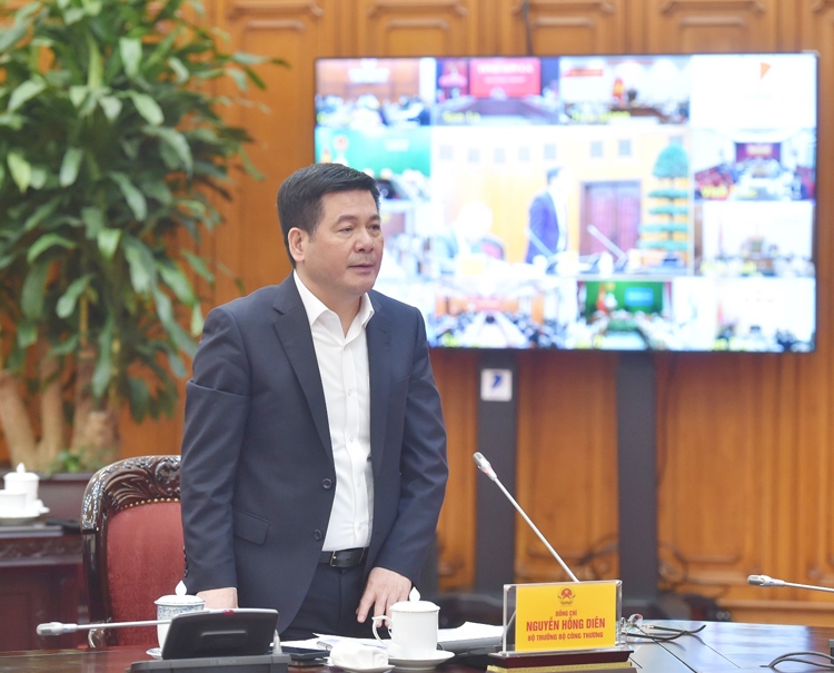 Bộ trưởng Nguyễn Hồng Diên lập đoàn kiểm tra giải quyết tình trạng ùn ứ hàng hóa - Ảnh 1.