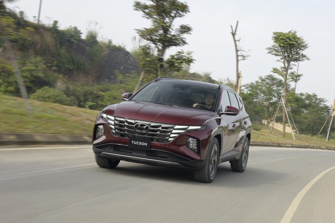 Hyundai Tucson thế hệ mới ra mắt, giá từ 825 triệu đồng - Ảnh 6.