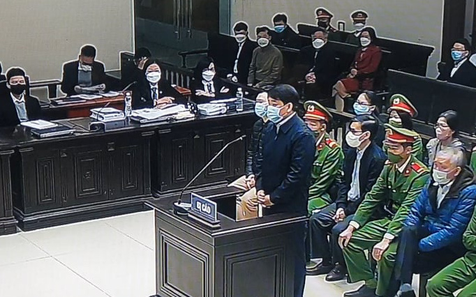 Luật sư của ông Nguyễn Đức Chung định cung cấp tài liệu gì mà bộ phận an ninh không cho mang vào tòa?