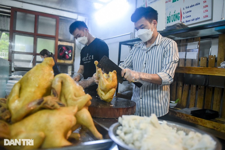 Quán phở tự tráng của người Mông giữa lòng Hà Nội, ngày bán hết vèo 500 bát - Ảnh 6.